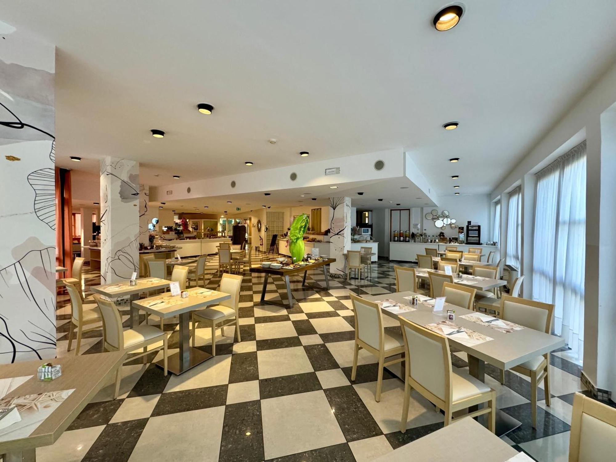 Augustus Hotel Riccione Bagian luar foto