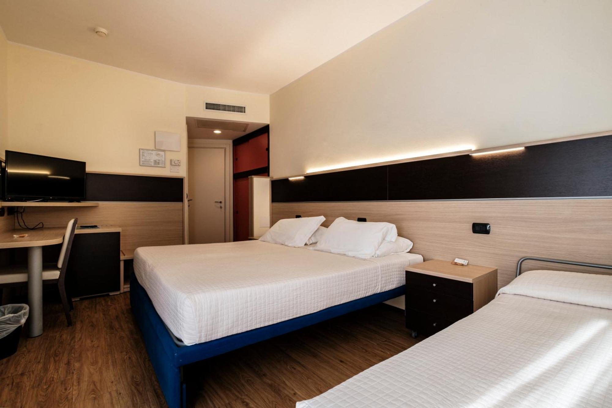 Augustus Hotel Riccione Bagian luar foto